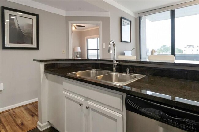 Foto del edificio - 3040 Peachtree Rd