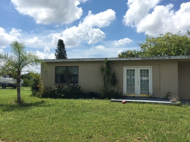 Foto del edificio - 21371 Hepner Ave