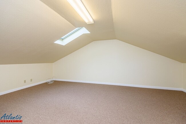 Building Photo - 811 Camden Ave