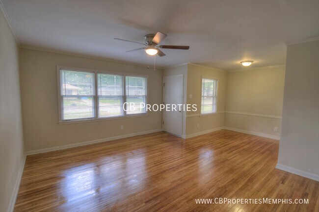 Building Photo - Check it out! Recently Renovated 2 bedroom...
