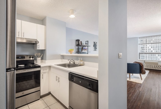 Building Photo - 454 E Ohio St