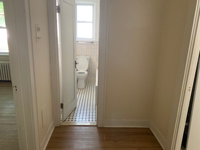 Building Photo - 357 Morris St