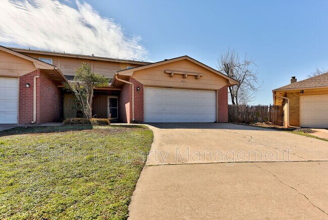 Foto del edificio - 6920 Woodlake Dr