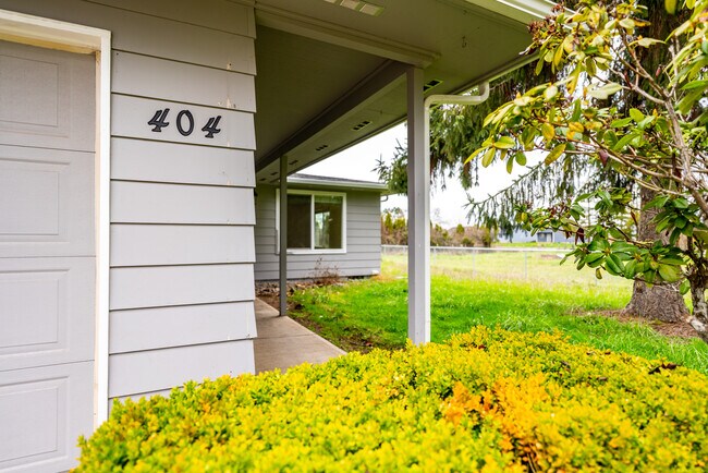 Foto del edificio - 404 Hillview Dr