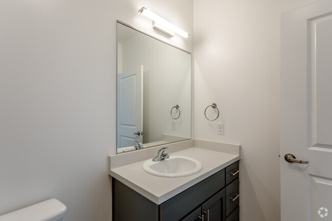 2HAB, 1BA - 850 ft² - Alameda View