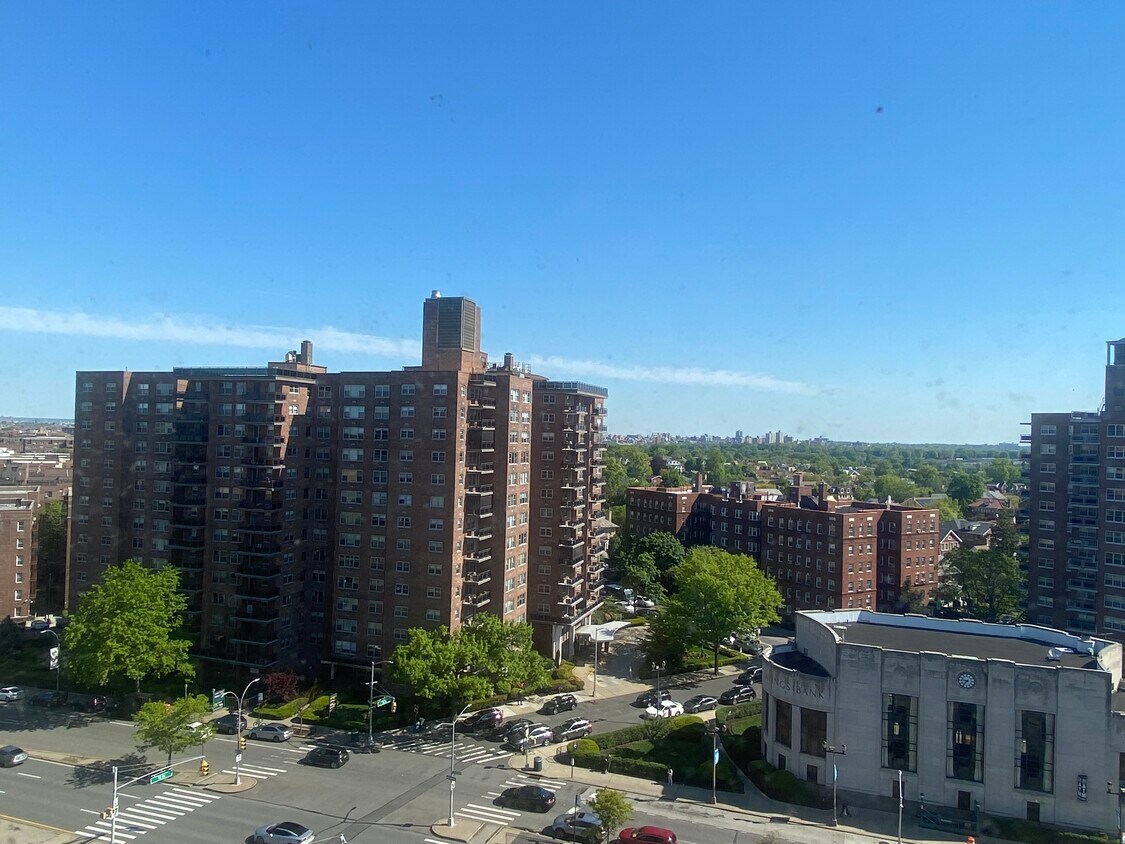 Primary Photo - 10740 Queens Blvd