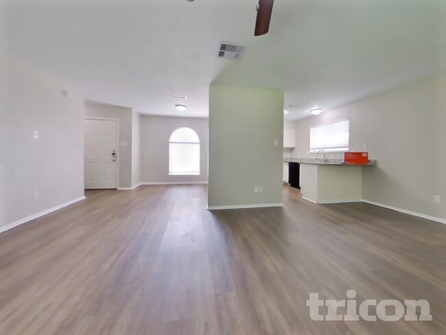Building Photo - 2706 King James Ct