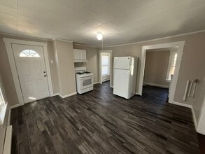 Building Photo - 45 Aspen St