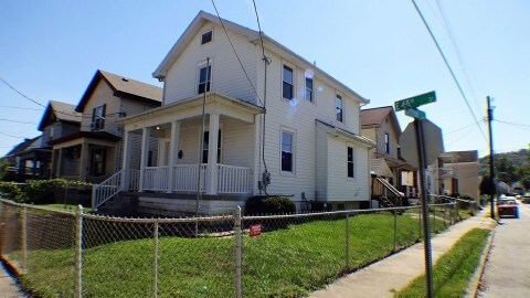 Foto principal - 231 E 45th Streed