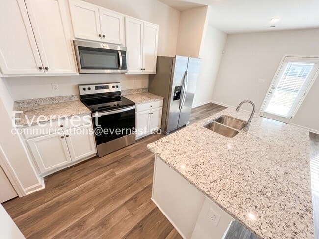 Building Photo - 209 Maple Spring Trl