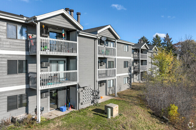 Foto del edificio - Walnut Trails Townhome Apartments