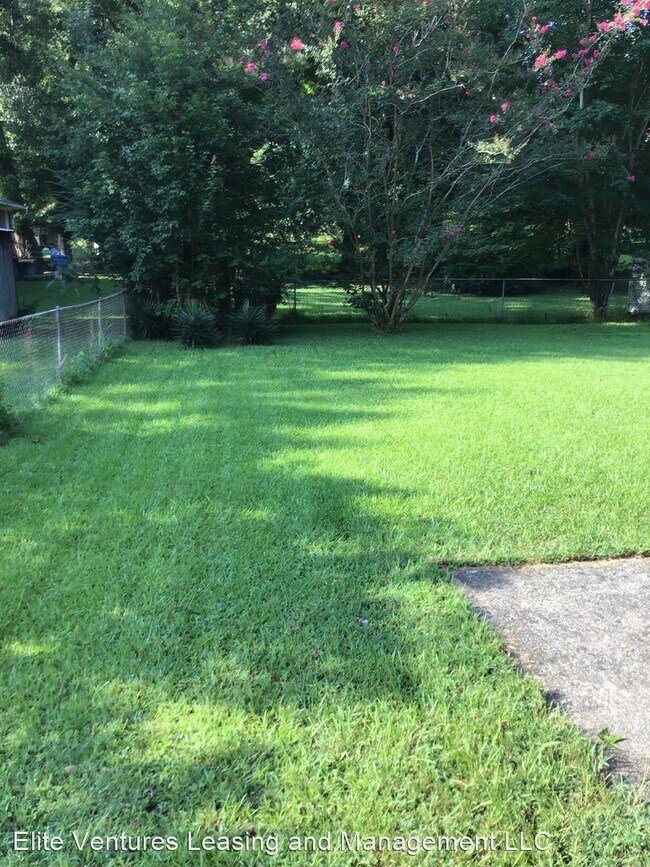 Foto del edificio - 3 br, 2 bath House - 1050 Bedford ave