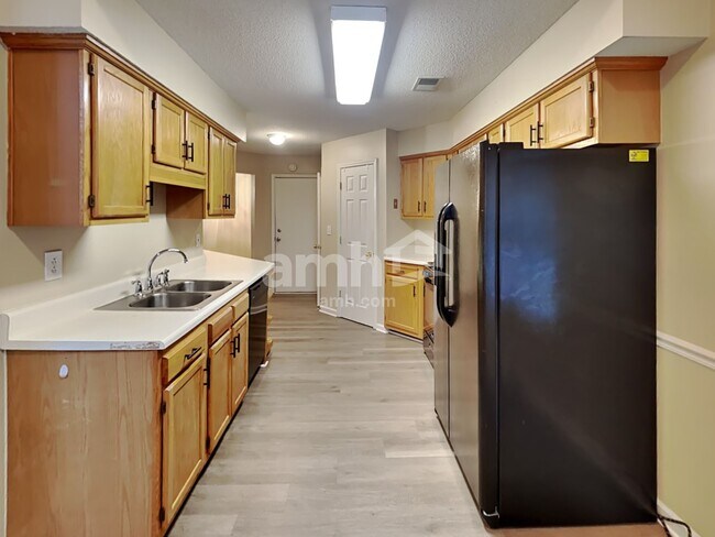 Foto del edificio - 115 Brookhaven Ln