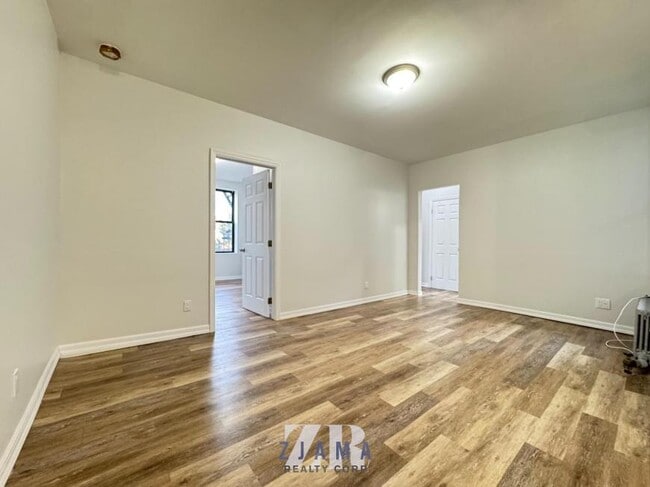 Foto del edificio - 2 bedroom in Brooklyn NY 11209