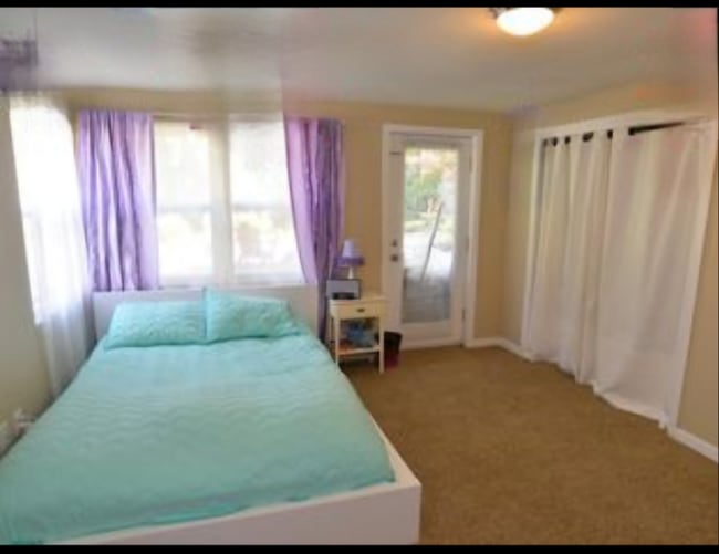 Photo - 6850 SW 68th Ave (Portland, OR) Townhome