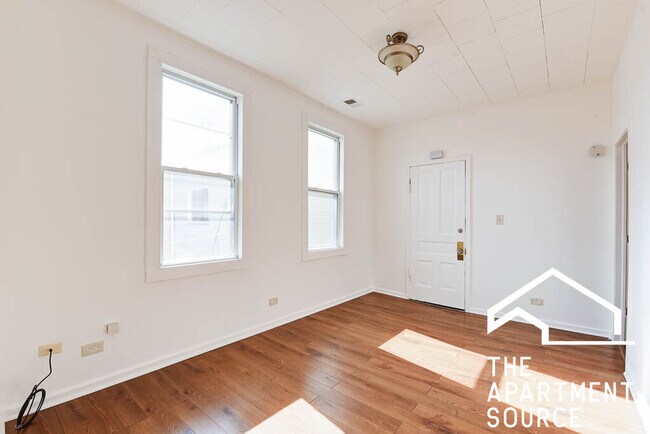 Foto del edificio - 1735 N Kimball Ave