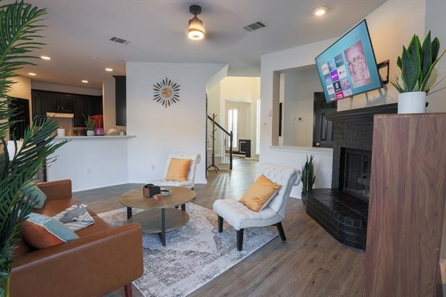 Building Photo - 994 Regency Dr