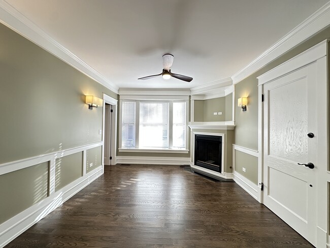 Building Photo - 1406 W Cornelia Ave