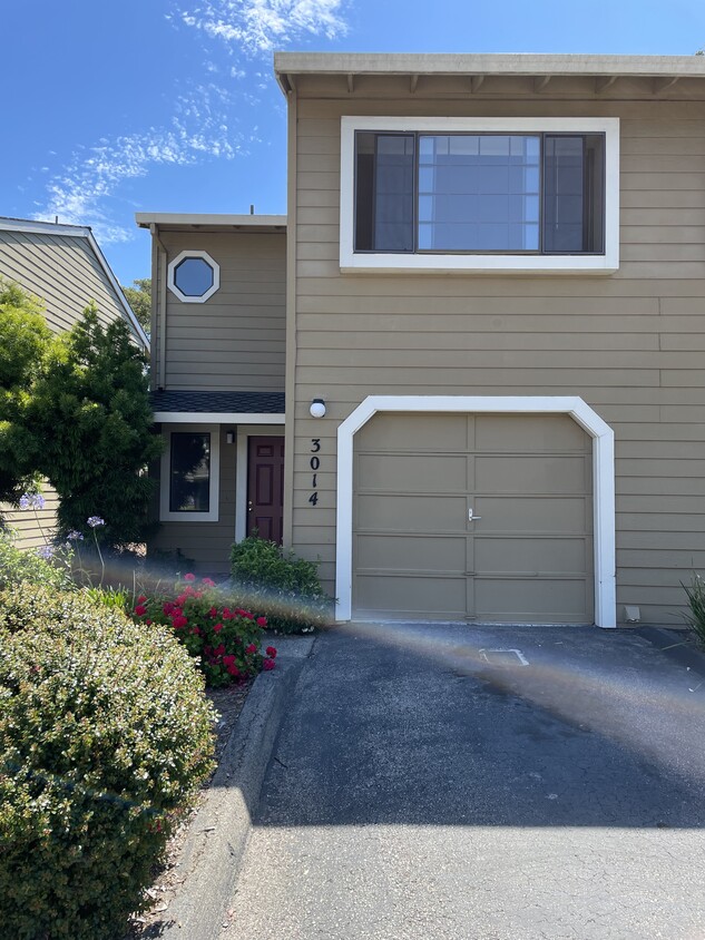 Primary Photo - 3014 Baronian Ct