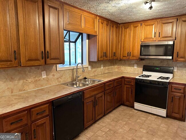 Foto del edificio - 2518 Irene Dr