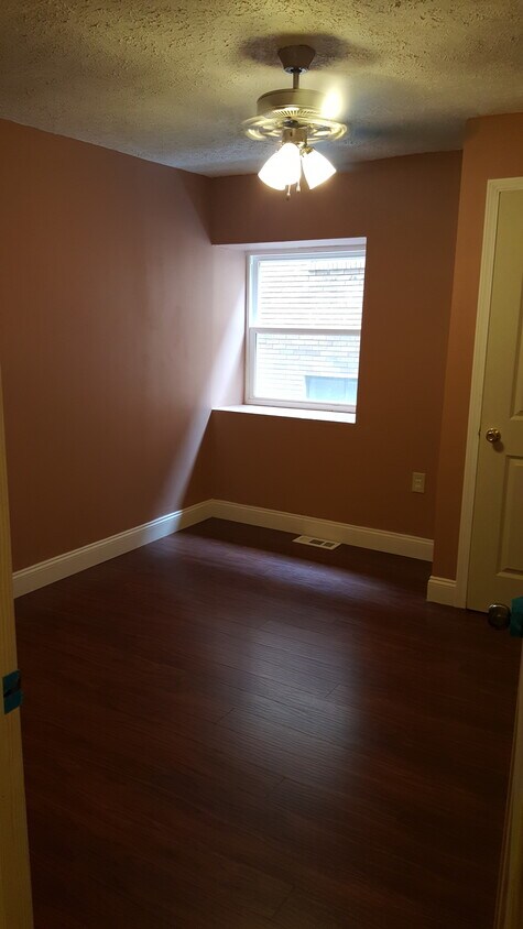 Primary Photo - 431 Atwood St
