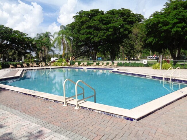 Foto del edificio - 901 SW 138th Ave