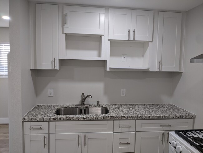 Foto del edificio - 3318 W 157th St