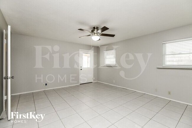 Foto del edificio - 2701 N Hartford St