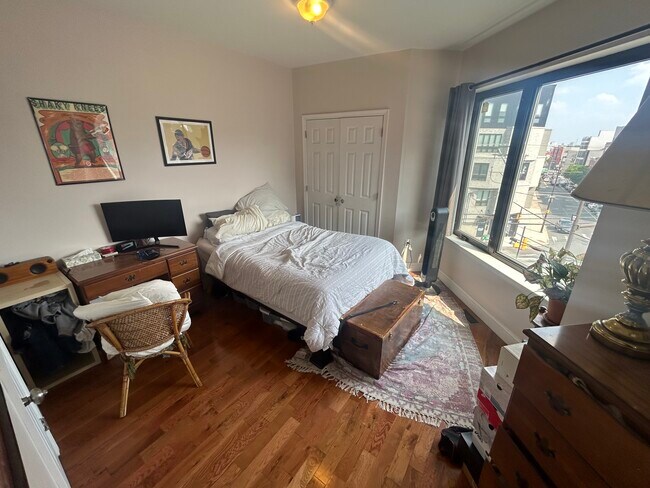 Bed 1 - 1601 Ridge Ave