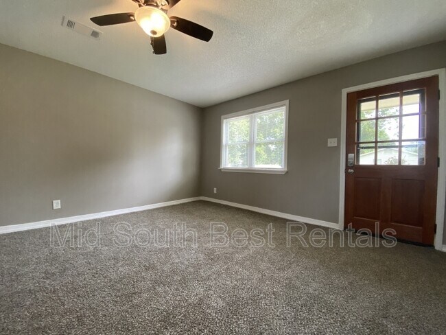 Building Photo - 5507 Alpha St