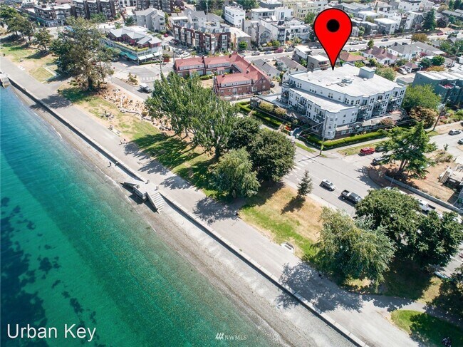 Building Photo - 2 br, 1.5 bath House - 2920 Alki Ave Unit ...