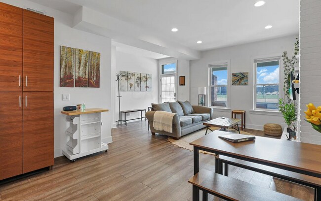 Foto del edificio - 1504-1506 Bryden Rd