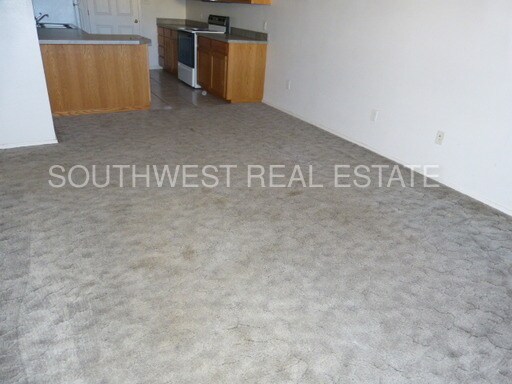 Building Photo - 808 S Elgin Ave