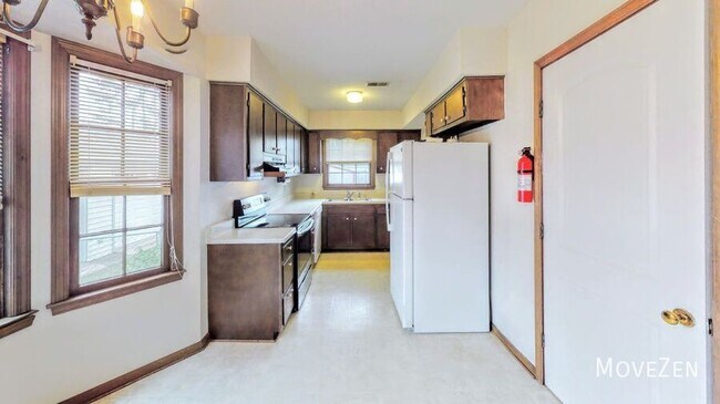 Building Photo - 1209 Sidney Dr