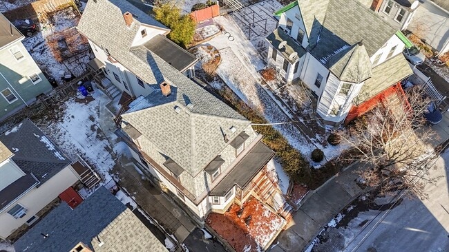 Building Photo - 68 A Newhall St