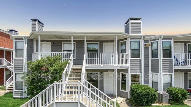 Foto del edificio - 4441 Old College Rd