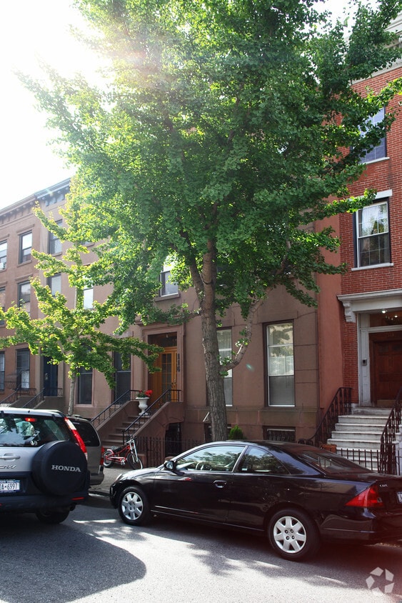 Building Photo - 128 Dean St