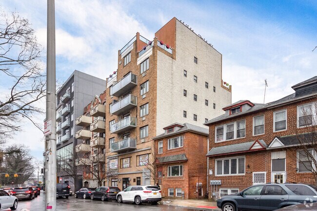 Building Photo - 3360 Shore Pky