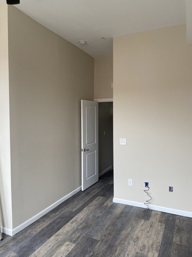 Building Photo - 1805 Saint Paul St