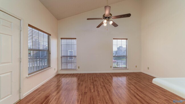 Building Photo - 164 Waters Edge Ln