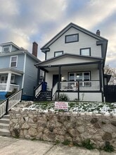 Building Photo - 800 Carpenter St