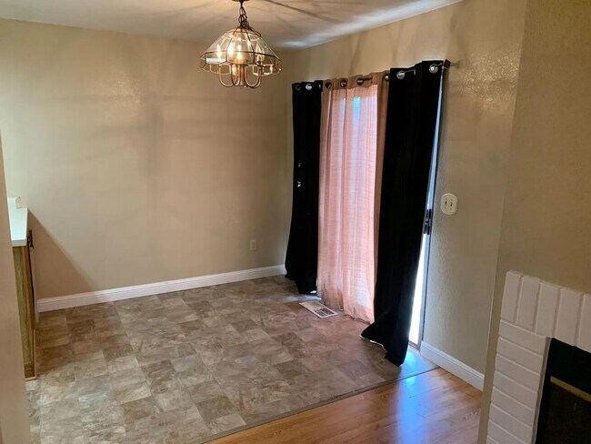 Nook - 2223 Renwick Ln