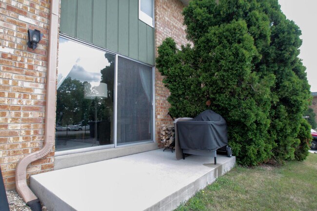 Building Photo - 4080 W Rivers Edge Cir