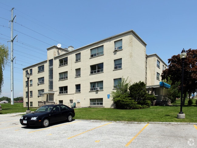 Primary Photo - Rannock & Pharmacy Apartments