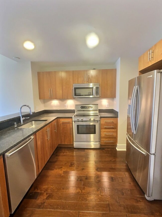 Photo - Fantastic 2 Bedroom/2 Bathroom Condo For R...
