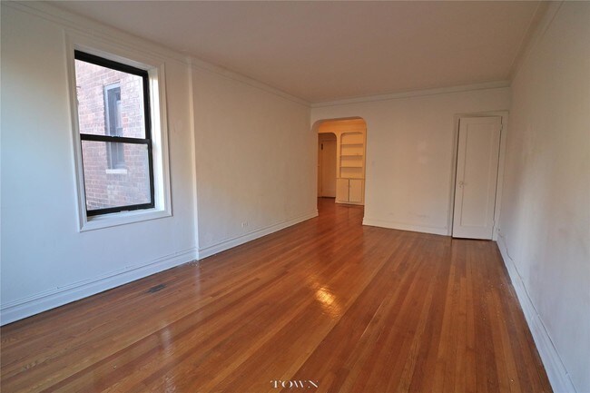 Foto del edificio - 6812 Yellowstone Blvd