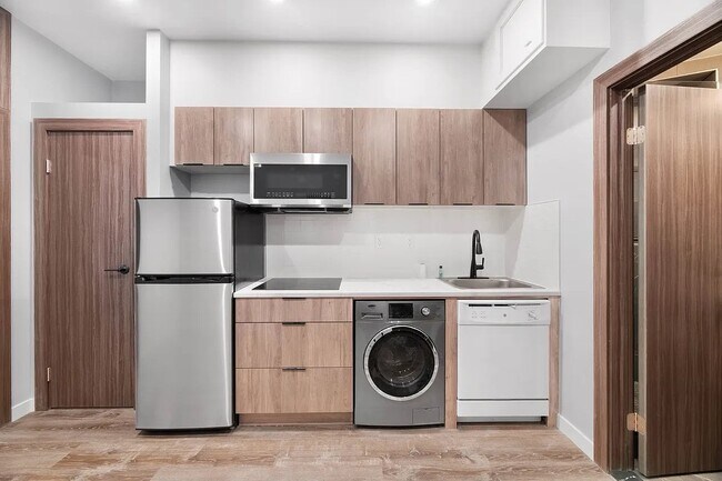 Foto del edificio - 437 W 46th St