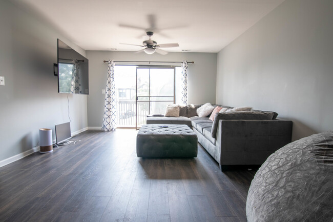 Foto del edificio - 320 Deer Glen Way