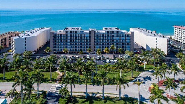 Foto del edificio - 25820 Hickory Blvd