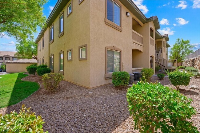 Building Photo - 3325 Cactus Shadow St